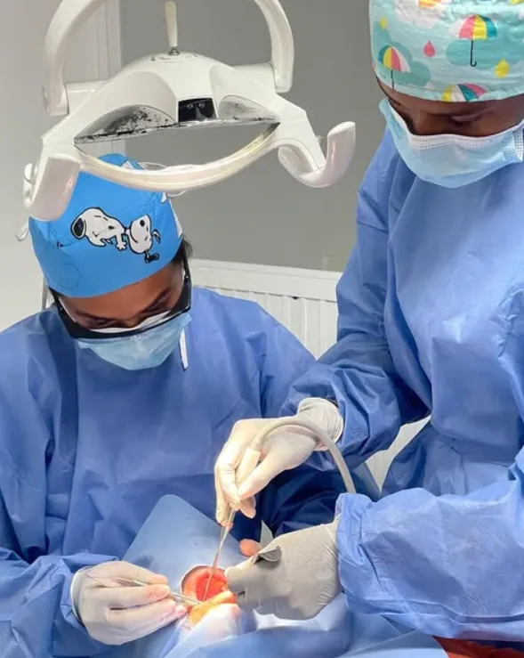 Cirugía oral en Dental IO